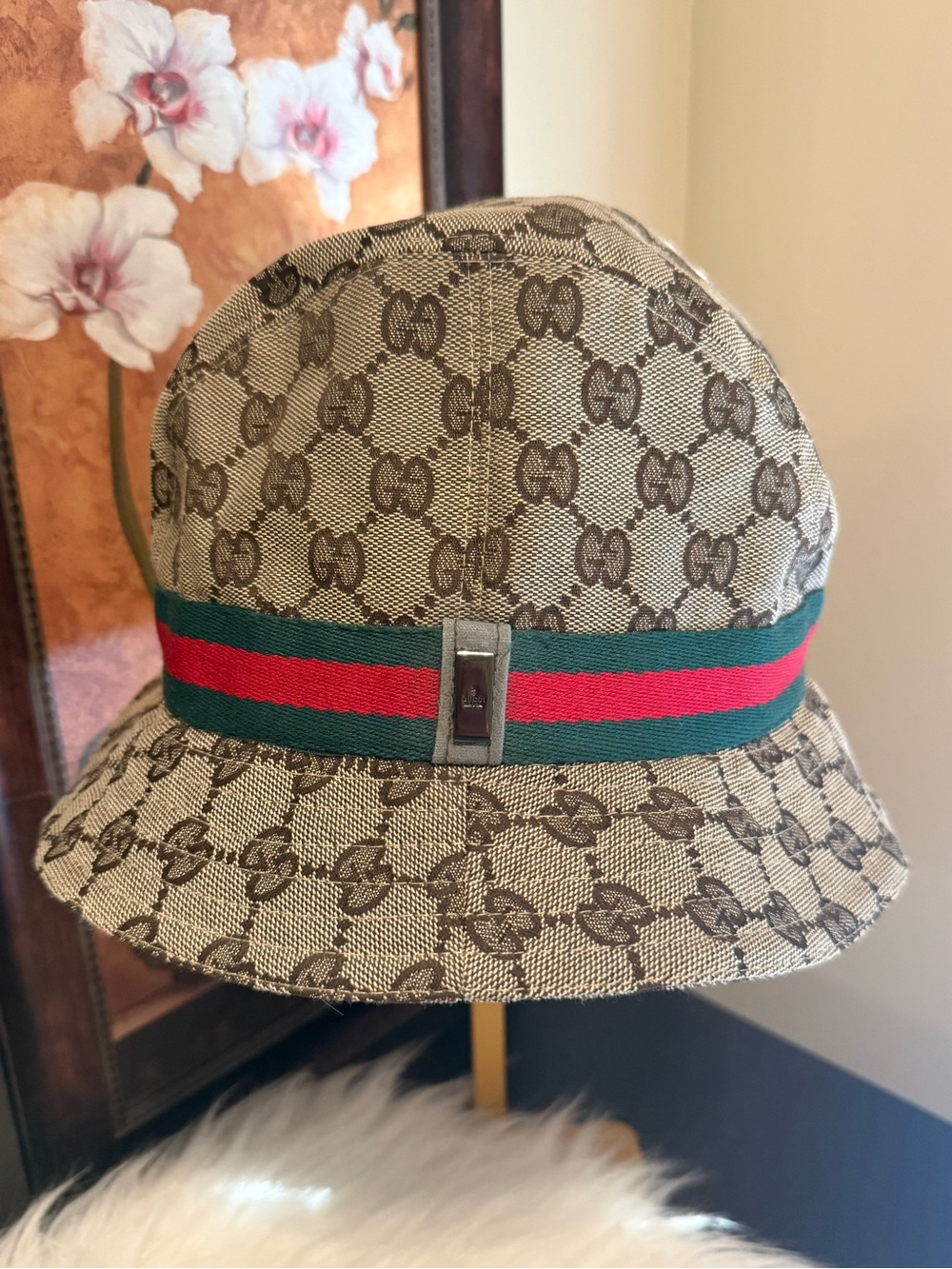 Vintage Gucci Beige GG Supreme Canvas Bucket Hat with Green-Red Web